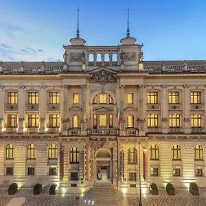 Отель Nh Collection Carlo Iv *****